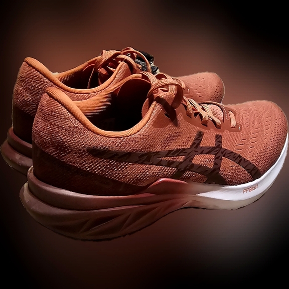 New ASICS Women's Running Shoes  Size 8.5 women - Picture 4 of 5